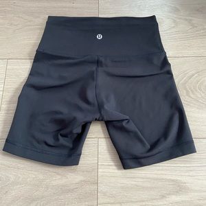 lululemon High Rise Short 6”